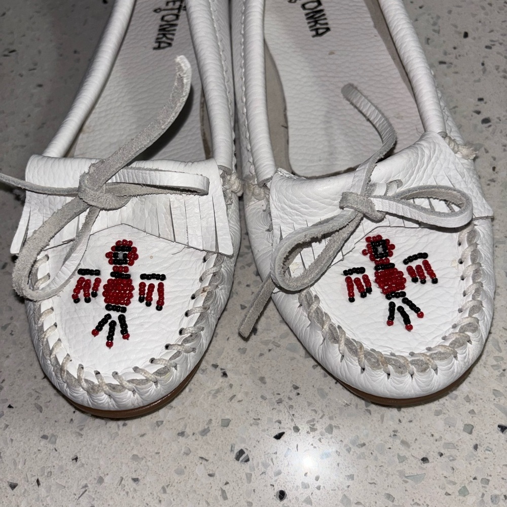 Minnetonka Women's Leather Moccasins with Red Embroidery - Picture 3 of 5